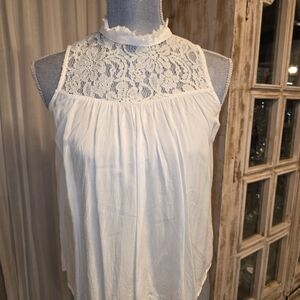 Arizona Jean Company White Pleated Lace Bib Collar Blouse